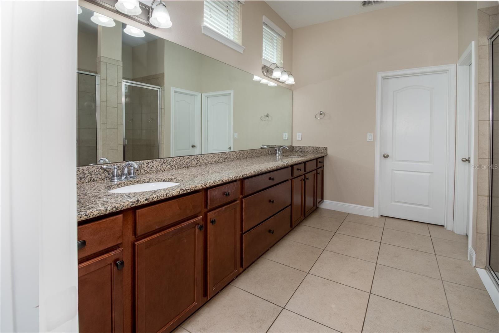 11604 QUIET FOREST DR, TAMPA, FL, 33635