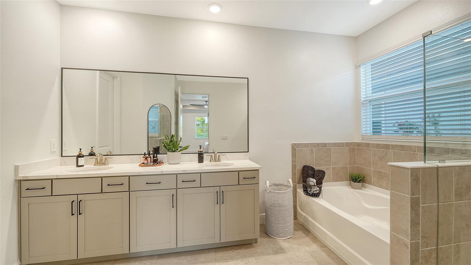 17732 BARLEY DR, BRADENTON, FL, 34211