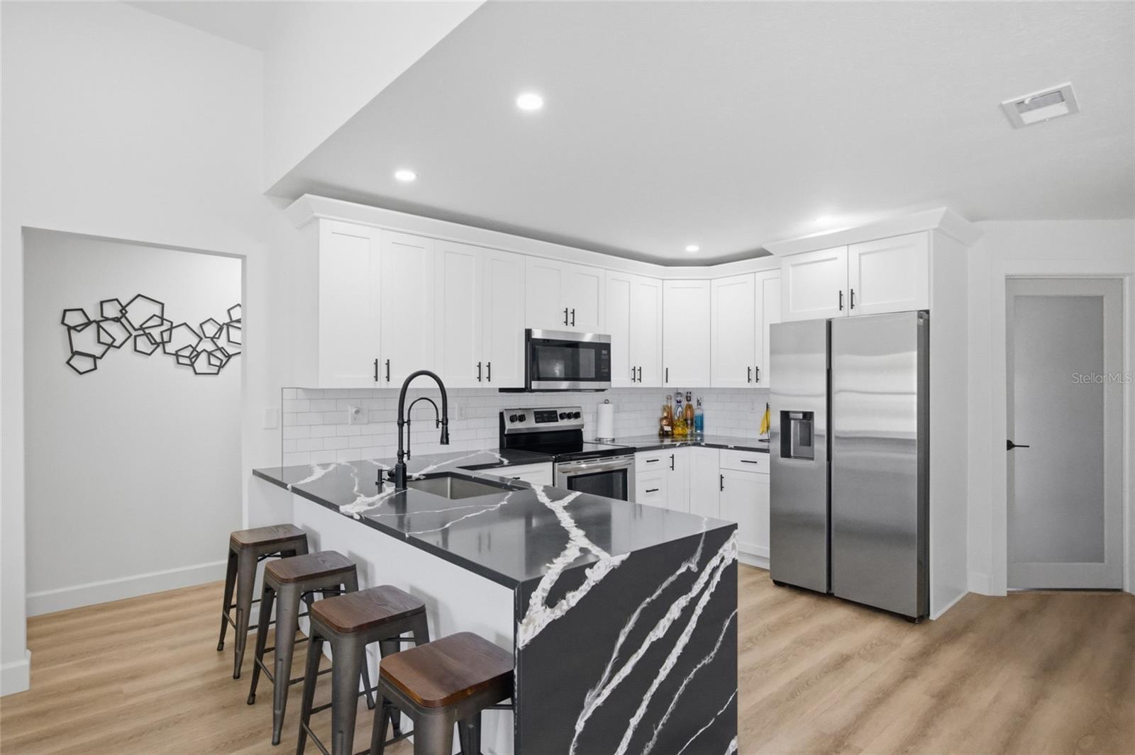 2212 LAKE BAY WAY, BRANDON, FL, 33511
