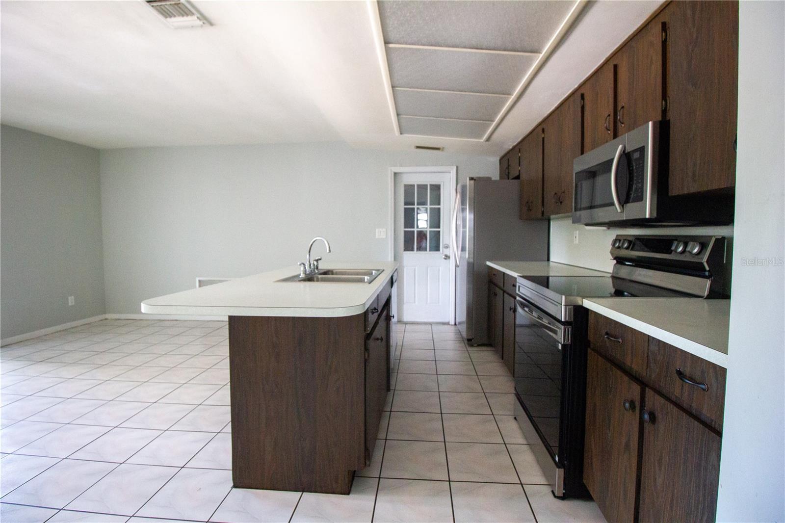 10760 62ND AVE, SEMINOLE, FL, 33772