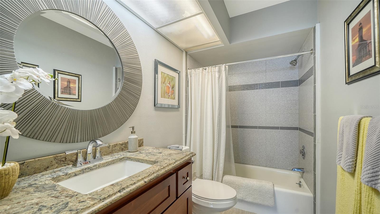 225 HOURGLASS WAY #202, SARASOTA, FL, 34242