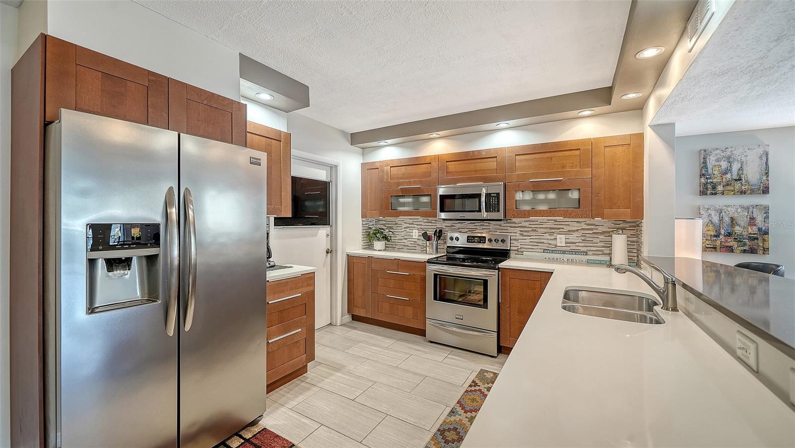 225 HOURGLASS WAY #202, SARASOTA, FL, 34242