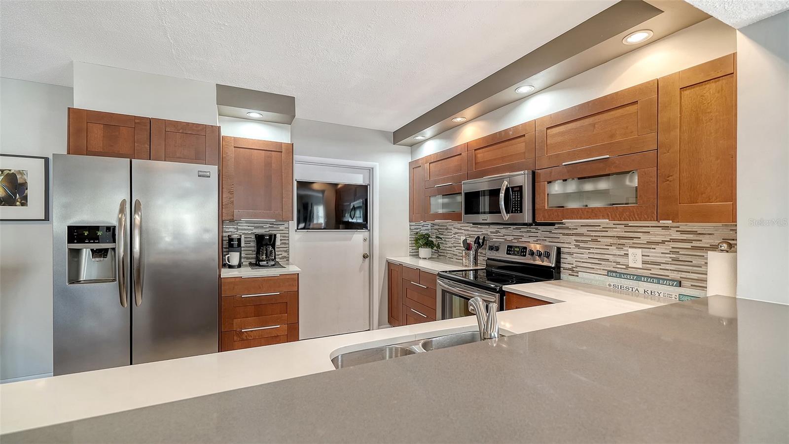 225 HOURGLASS WAY #202, SARASOTA, FL, 34242