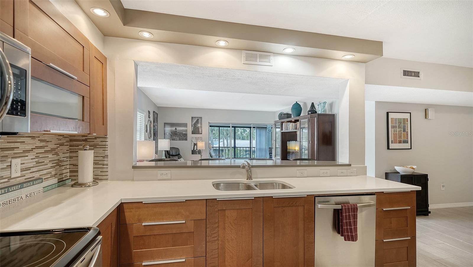 225 HOURGLASS WAY #202, SARASOTA, FL, 34242