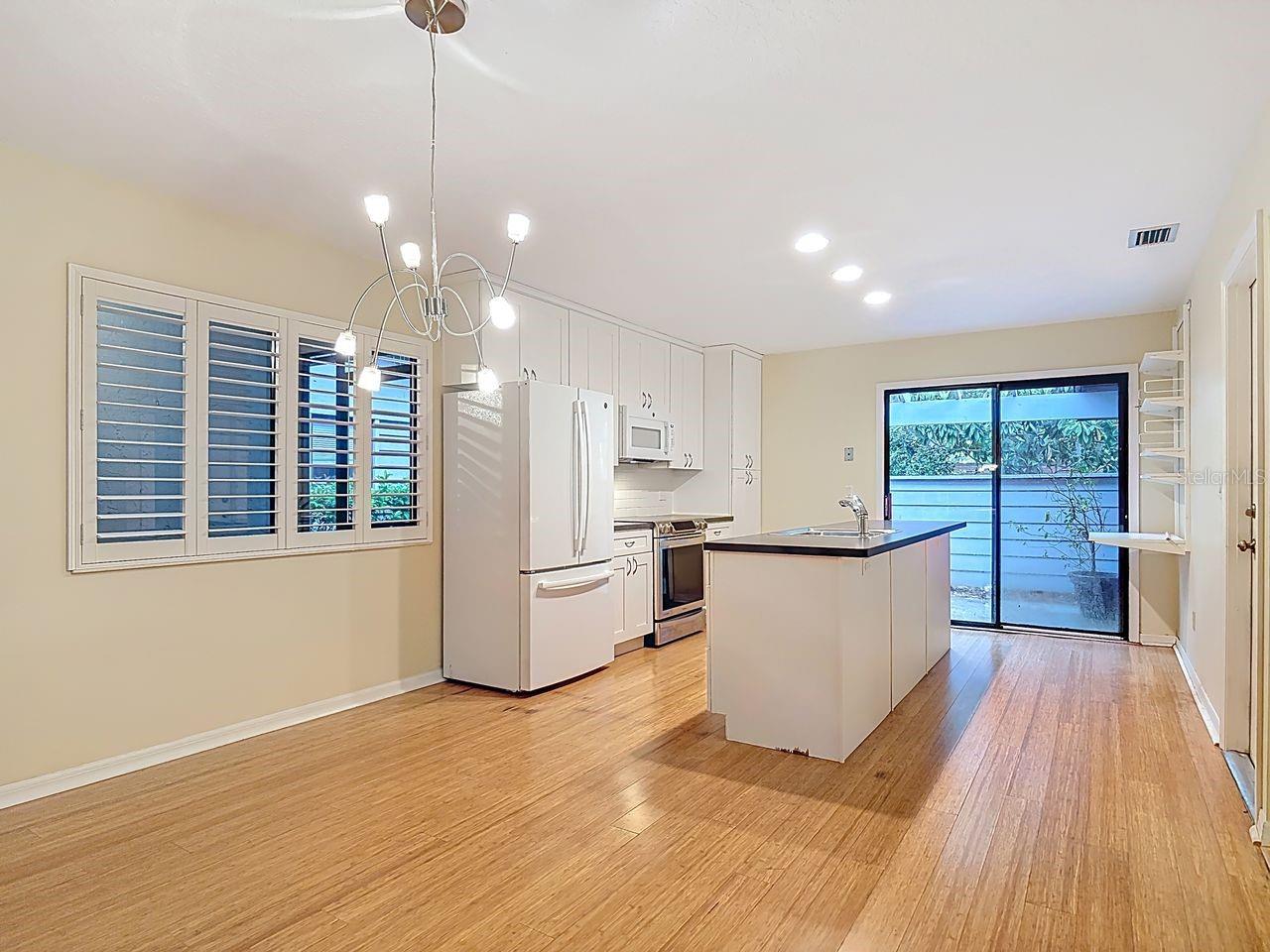 902 VILLAGE GREEN RD #2, DELAND, FL, 32720