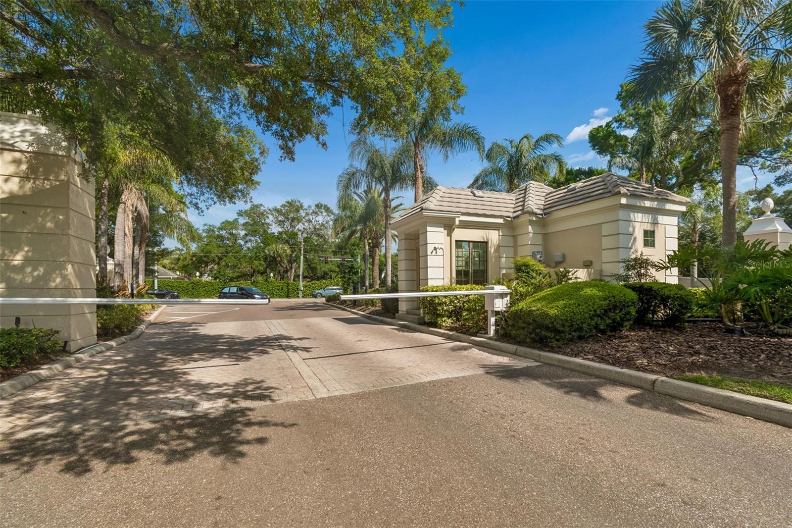 CULBREATH ISLES ENTRANCE