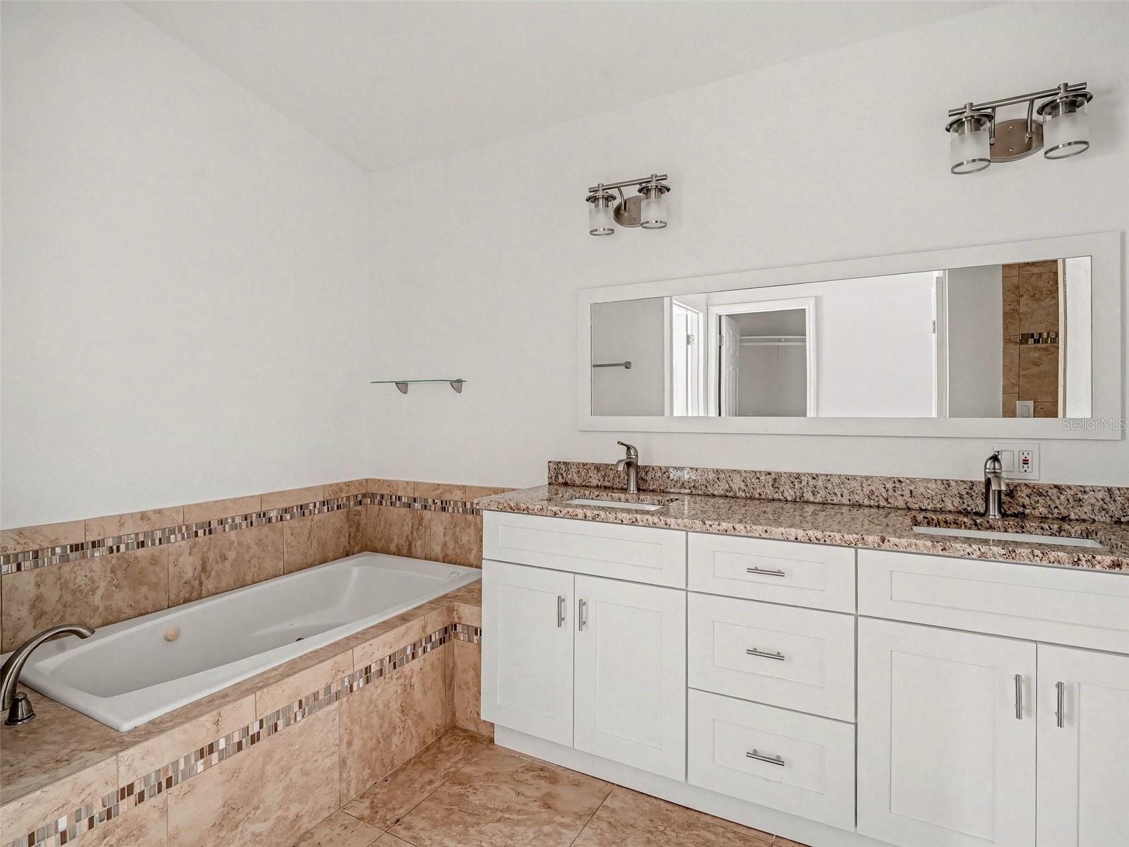 822 DIANE CIR, ENGLEWOOD, FL, 34223