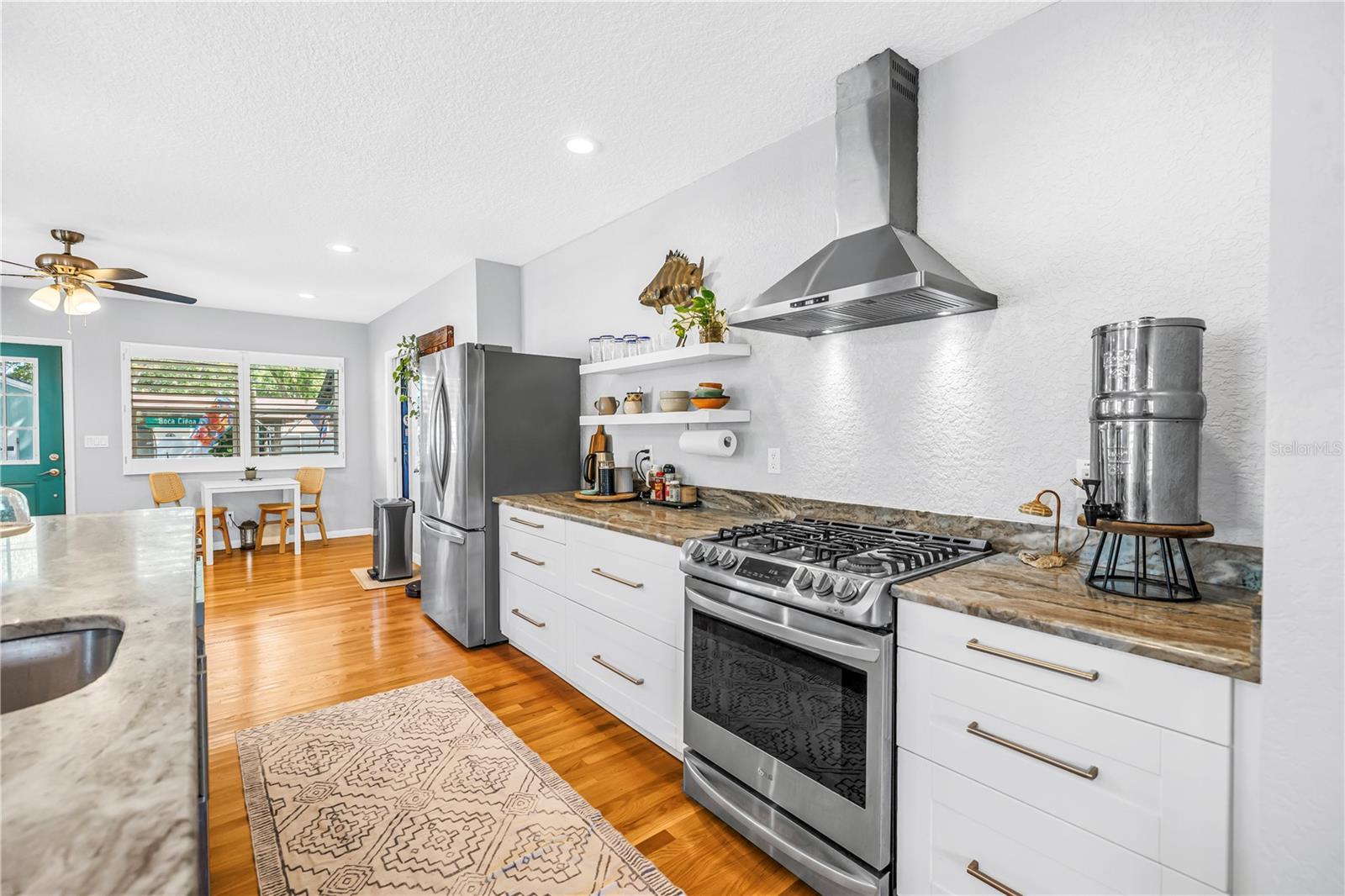 201 35TH AVE NE, ST PETERSBURG, FL, 33704