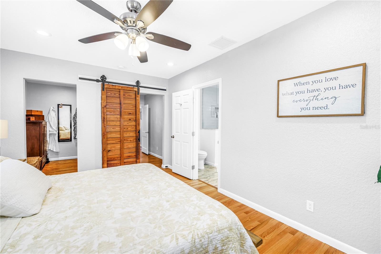 201 35TH AVE NE, ST PETERSBURG, FL, 33704