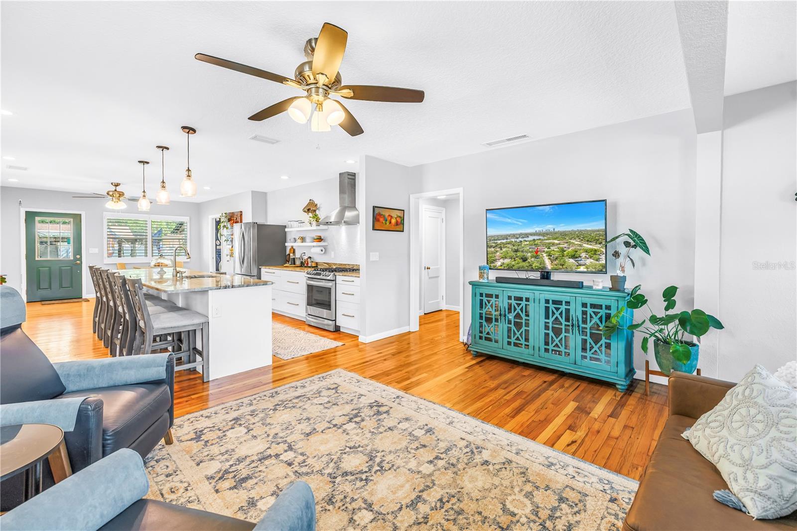 201 35TH AVE NE, ST PETERSBURG, FL, 33704