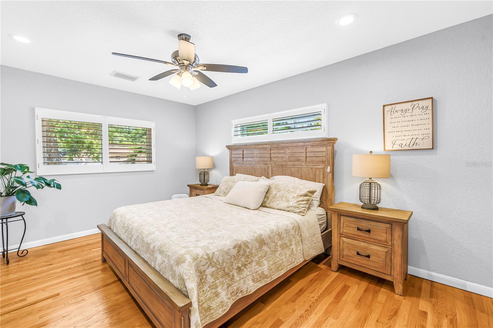 201 35TH AVE NE, ST PETERSBURG, FL, 33704