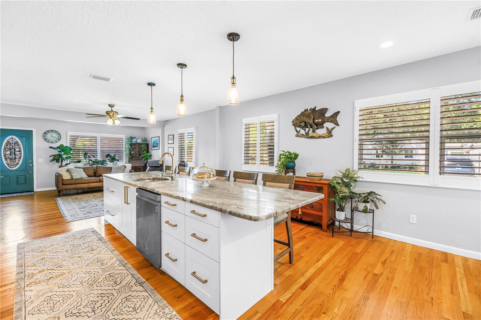 201 35TH AVE NE, ST PETERSBURG, FL, 33704