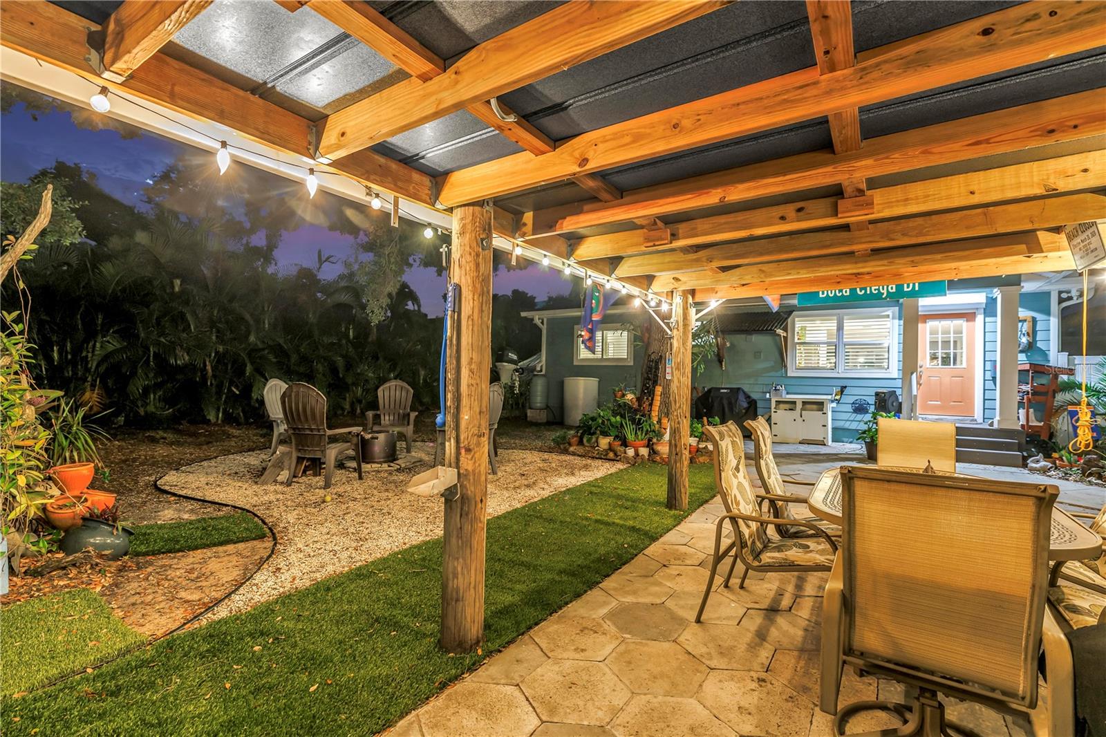 201 35TH AVE NE, ST PETERSBURG, FL, 33704