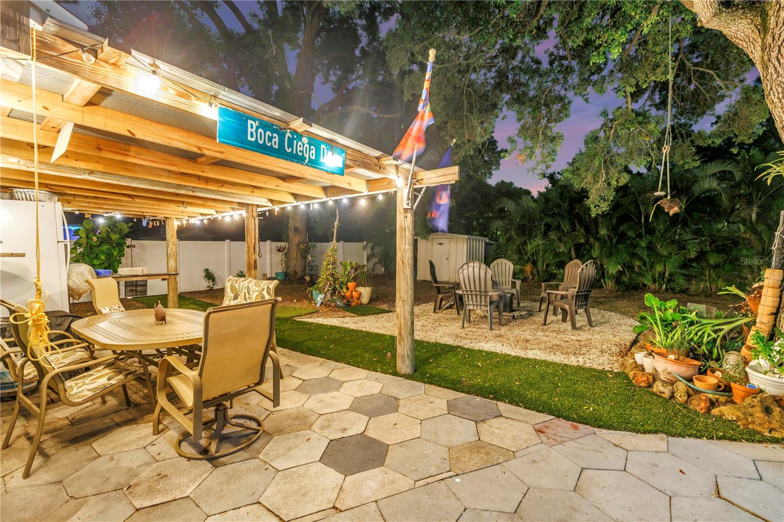 201 35TH AVE NE, ST PETERSBURG, FL, 33704