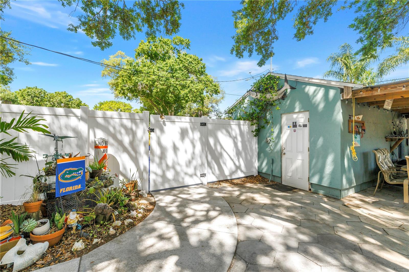 201 35TH AVE NE, ST PETERSBURG, FL, 33704