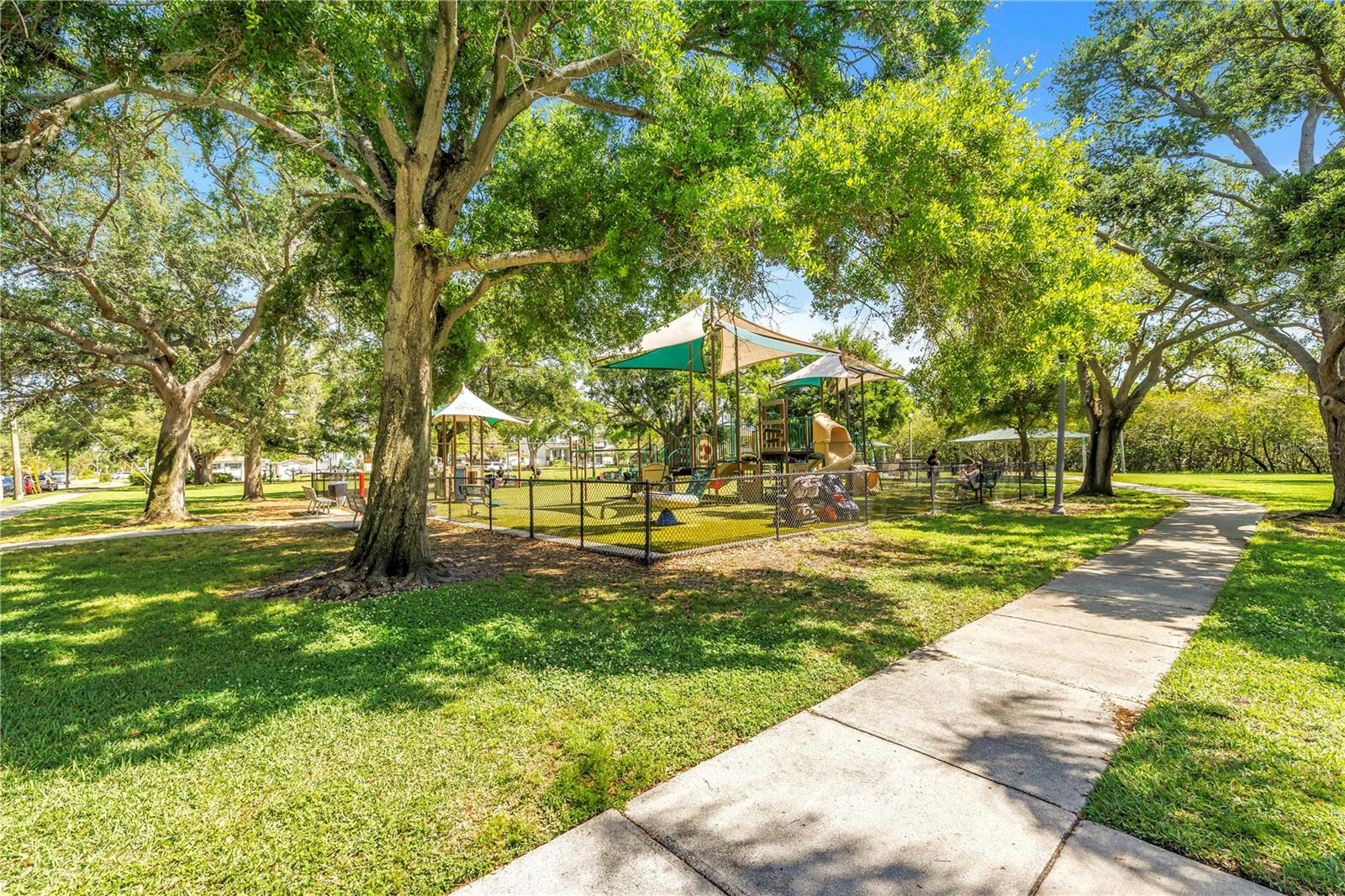 201 35TH AVE NE, ST PETERSBURG, FL, 33704