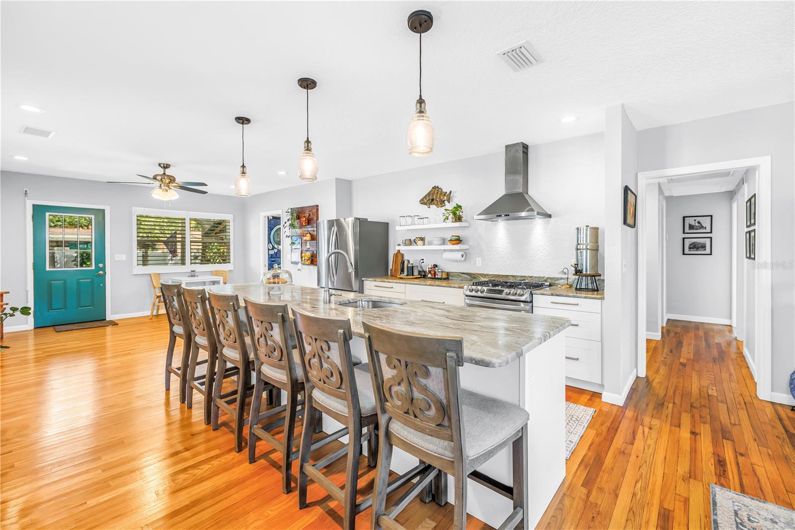 201 35TH AVE NE, ST PETERSBURG, FL, 33704