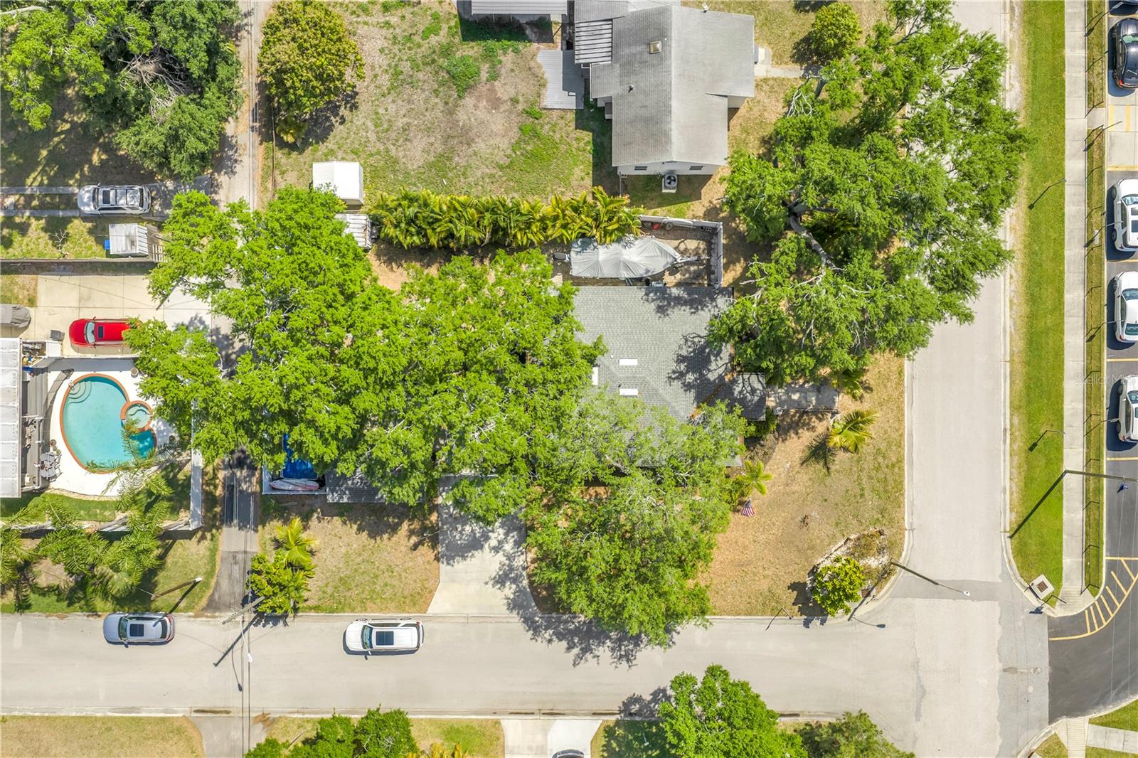 201 35TH AVE NE, ST PETERSBURG, FL, 33704