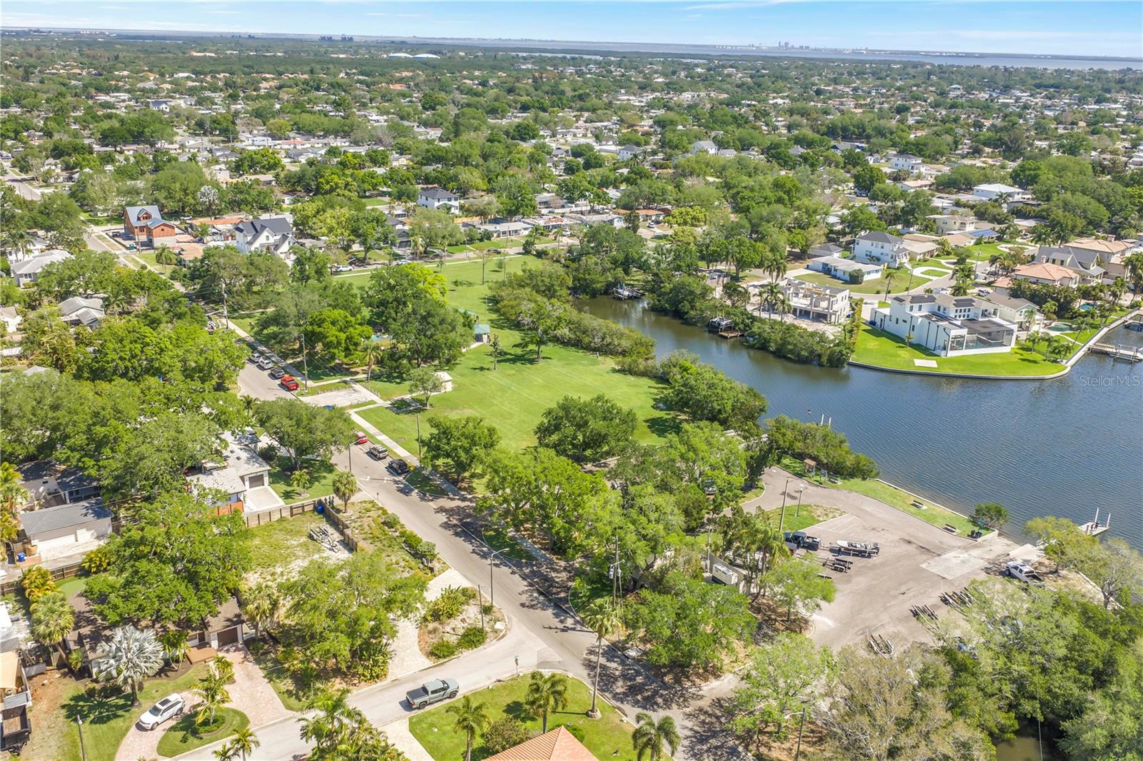 201 35TH AVE NE, ST PETERSBURG, FL, 33704