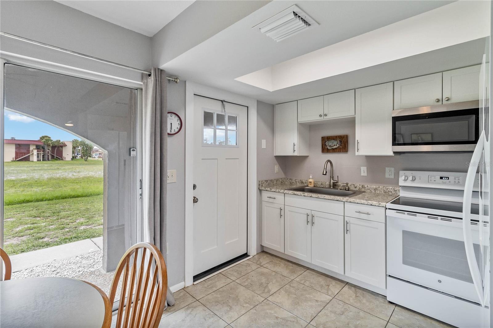 108 BOUNDARY BLVD #B, ROTONDA WEST, FL, 33947