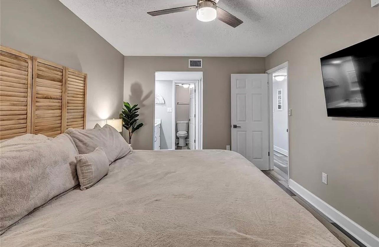 661 POINSETTIA AVE #104, CLEARWATER BEACH, FL, 33767