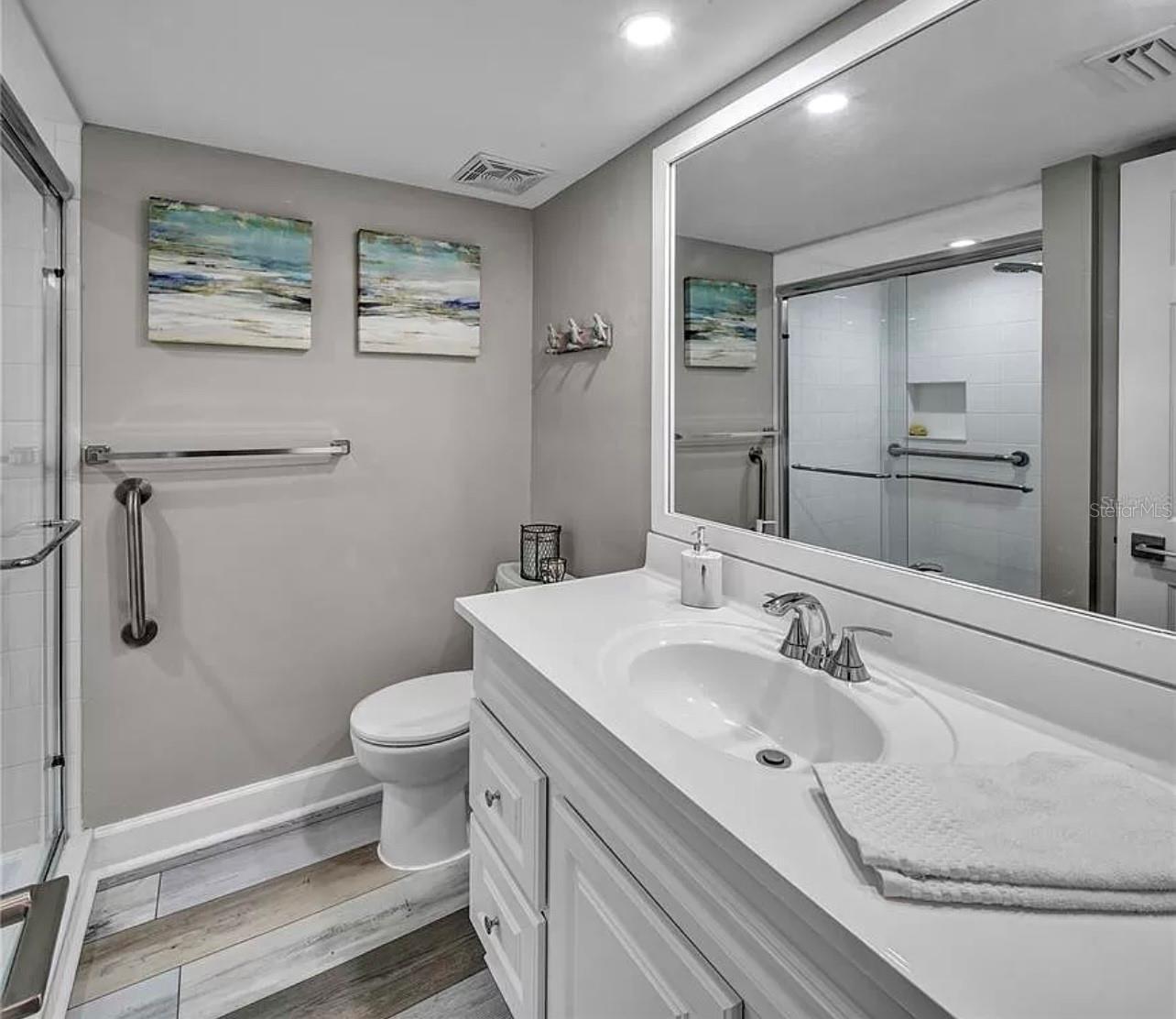 661 POINSETTIA AVE #104, CLEARWATER BEACH, FL, 33767