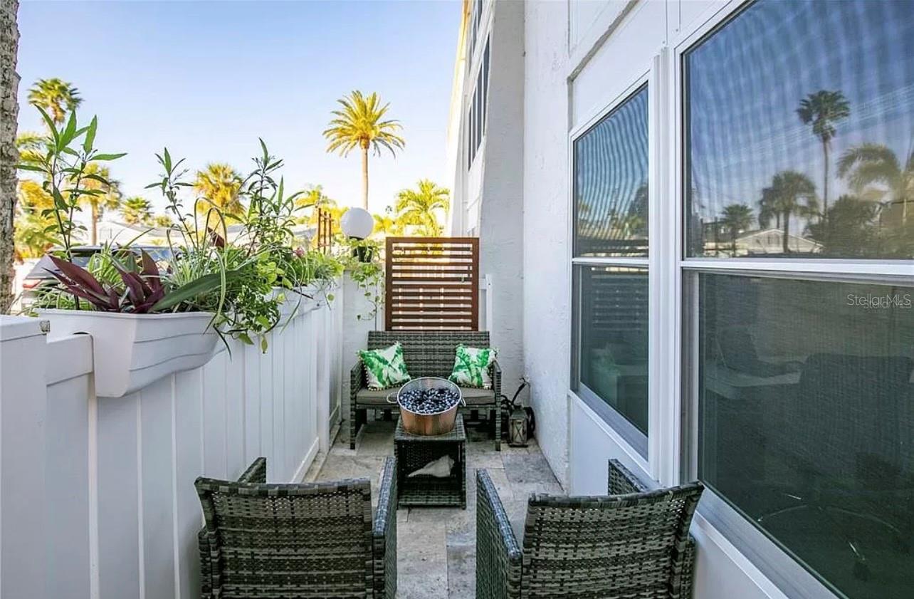 661 POINSETTIA AVE #104, CLEARWATER BEACH, FL, 33767