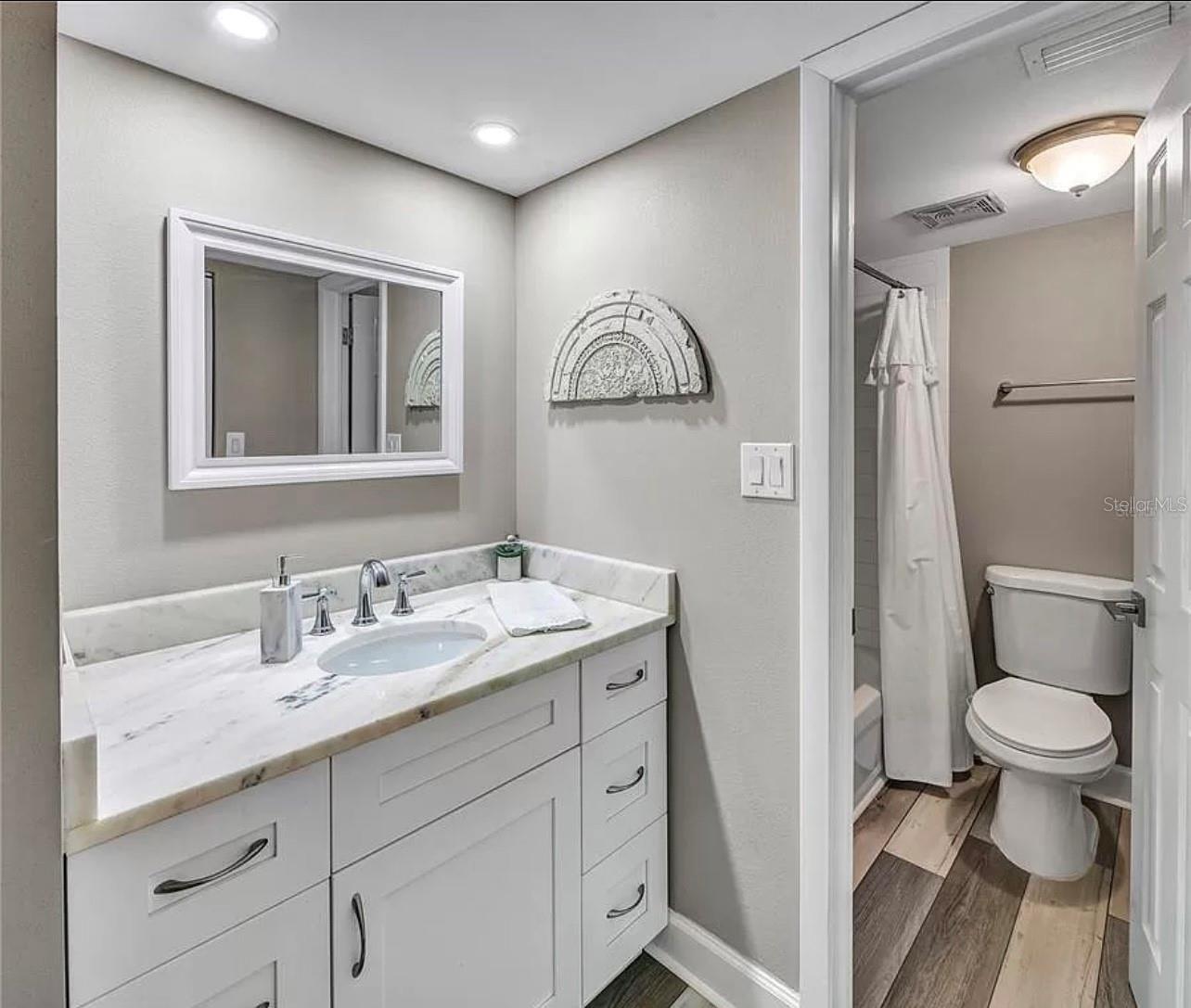 661 POINSETTIA AVE #104, CLEARWATER BEACH, FL, 33767