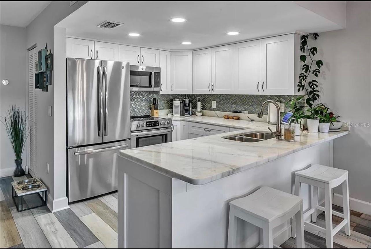 661 POINSETTIA AVE #104, CLEARWATER BEACH, FL, 33767