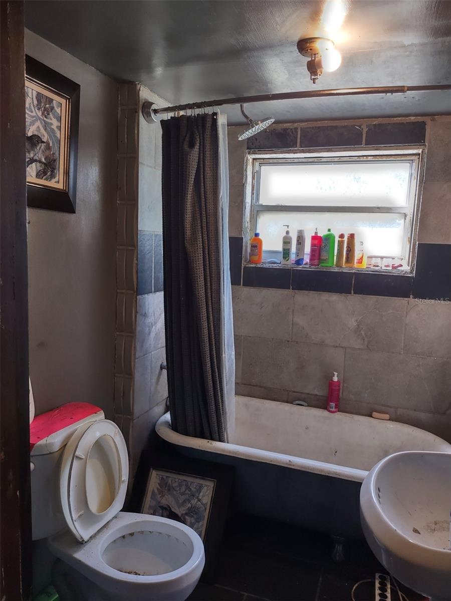 399 W 6TH ST, FROSTPROOF, FL, 33843