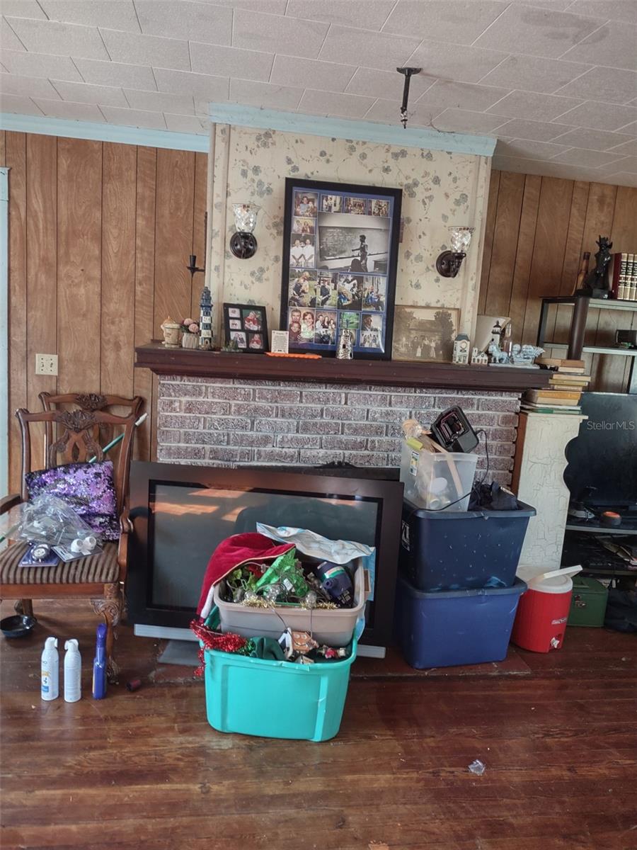 399 W 6TH ST, FROSTPROOF, FL, 33843