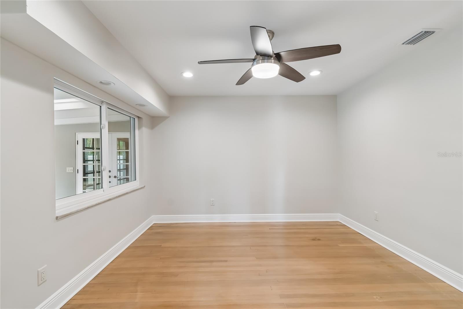 99 LADOGA AVE, TAMPA, FL, 33606