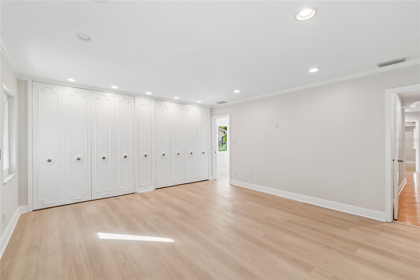 99 LADOGA AVE, TAMPA, FL, 33606