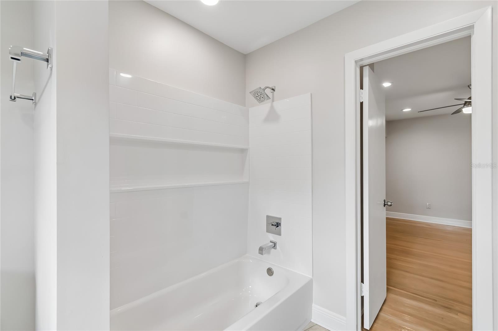 99 LADOGA AVE, TAMPA, FL, 33606