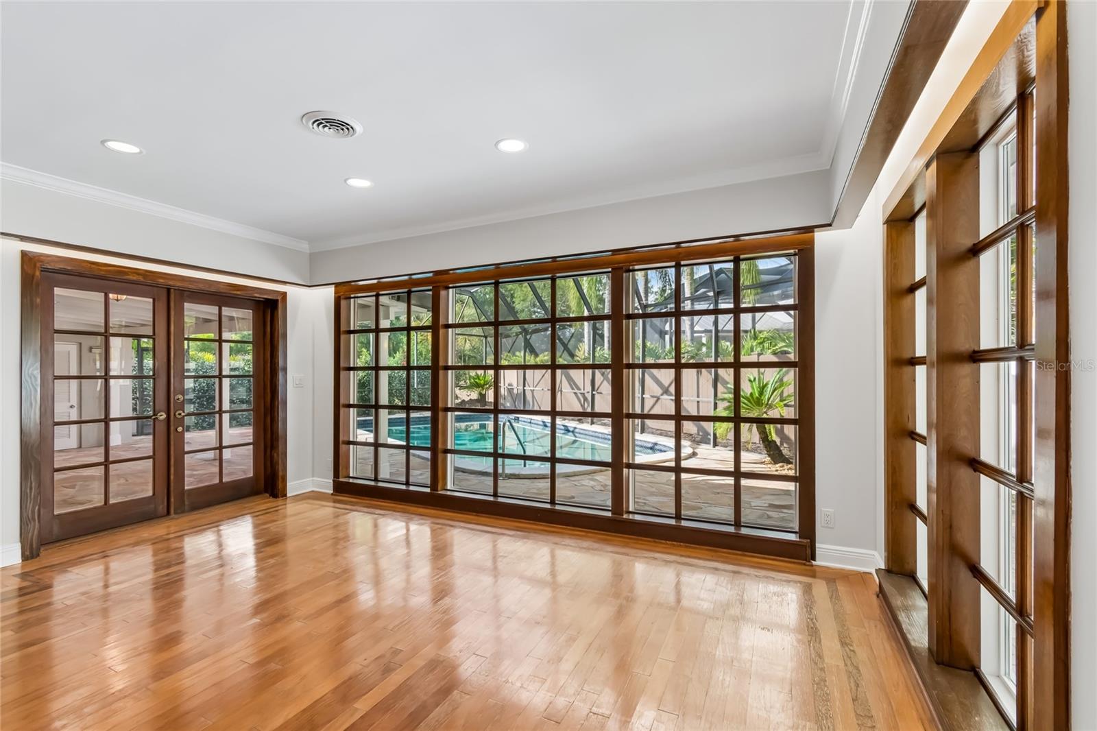 99 LADOGA AVE, TAMPA, FL, 33606