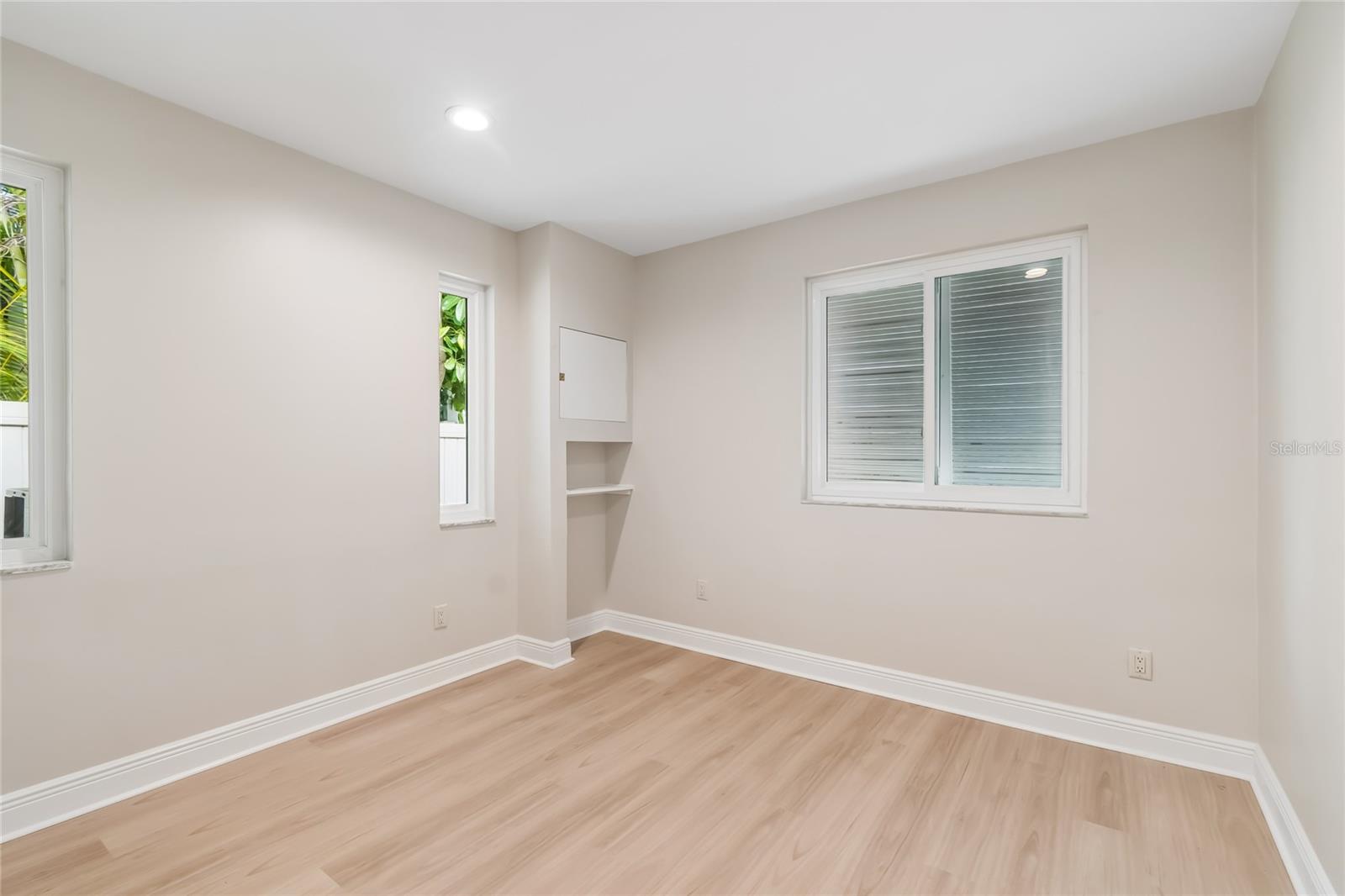 99 LADOGA AVE, TAMPA, FL, 33606