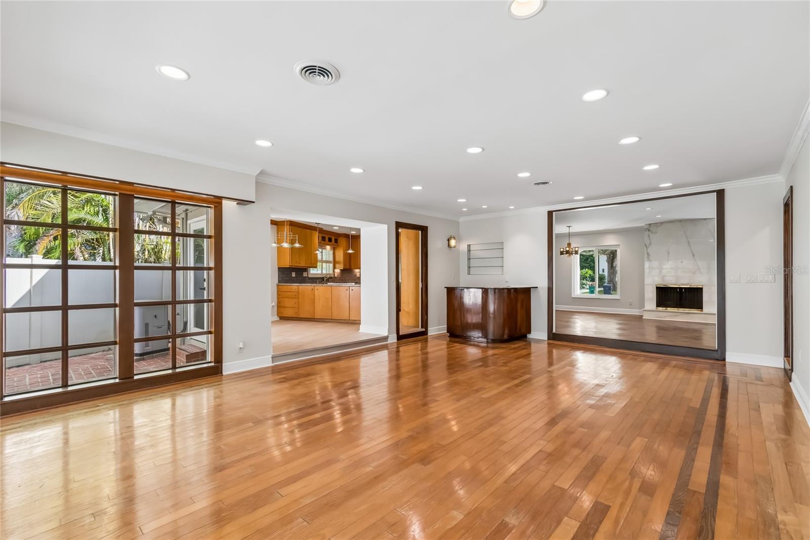 99 LADOGA AVE, TAMPA, FL, 33606