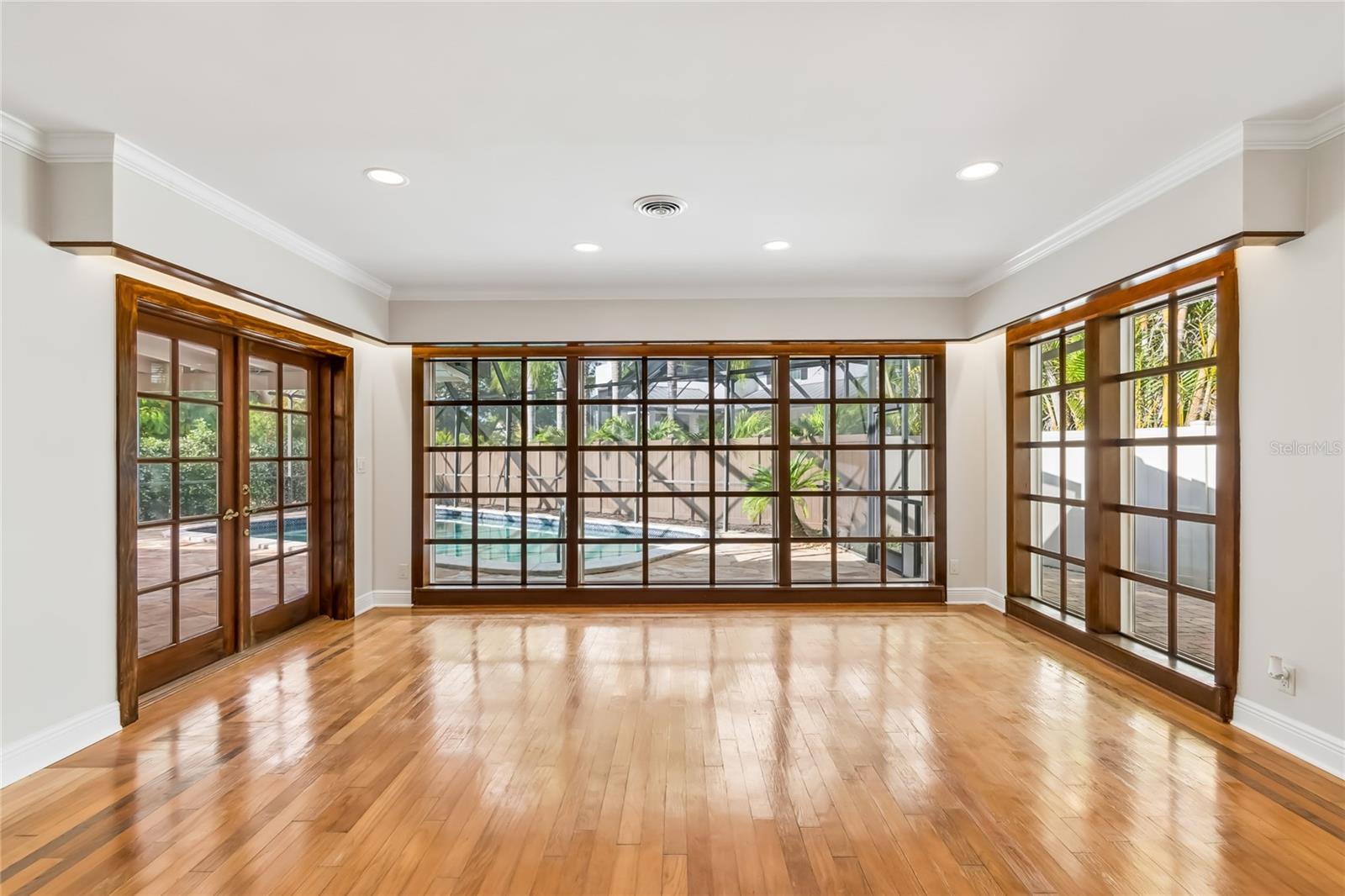 99 LADOGA AVE, TAMPA, FL, 33606