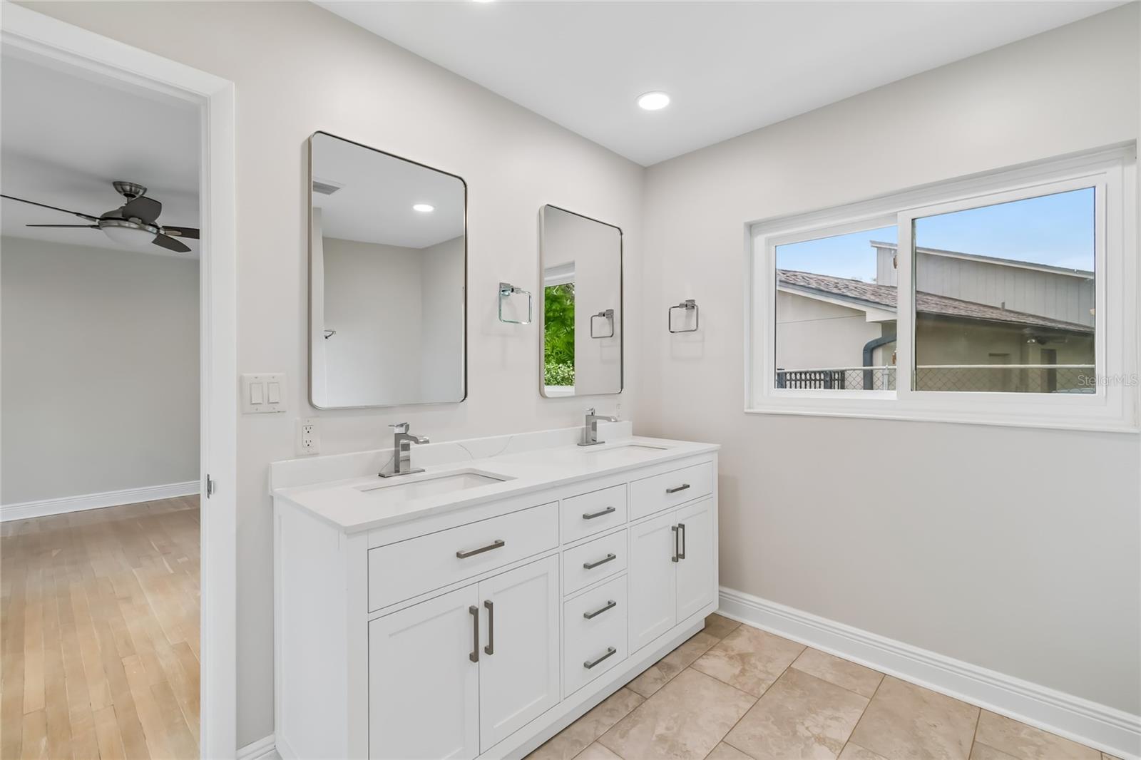 99 LADOGA AVE, TAMPA, FL, 33606