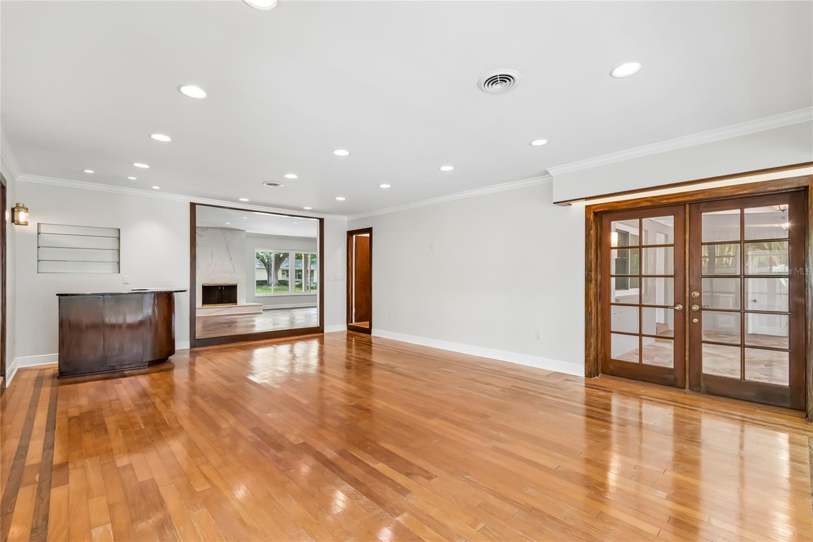 99 LADOGA AVE, TAMPA, FL, 33606