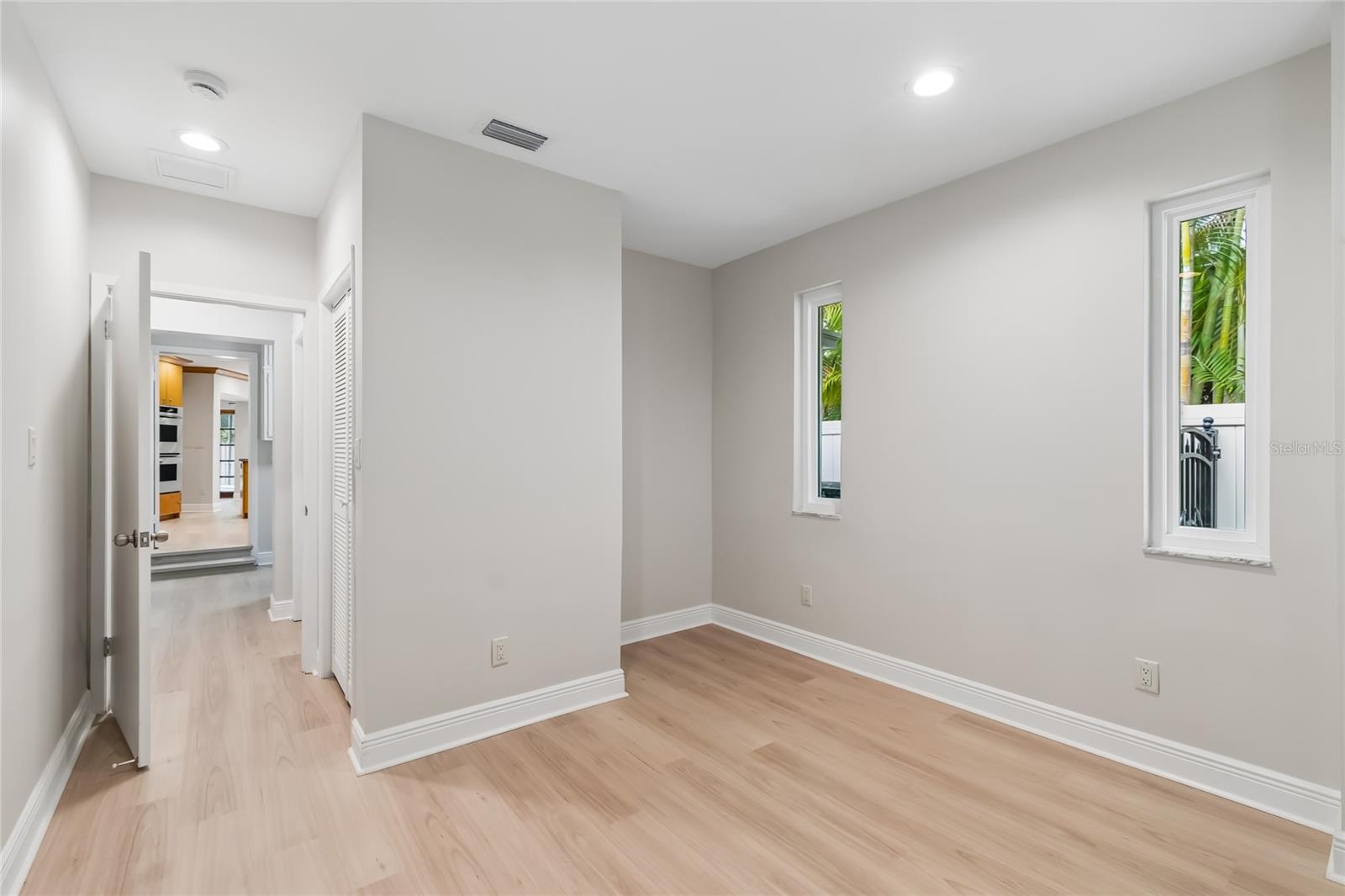 99 LADOGA AVE, TAMPA, FL, 33606