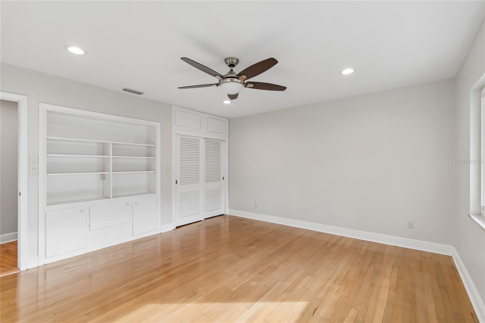 99 LADOGA AVE, TAMPA, FL, 33606