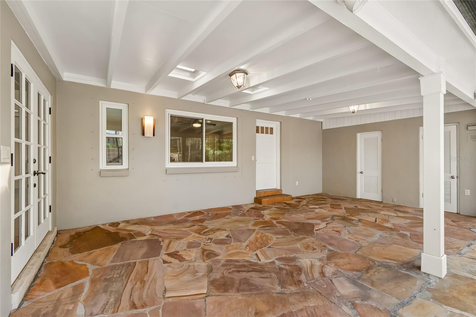 99 LADOGA AVE, TAMPA, FL, 33606