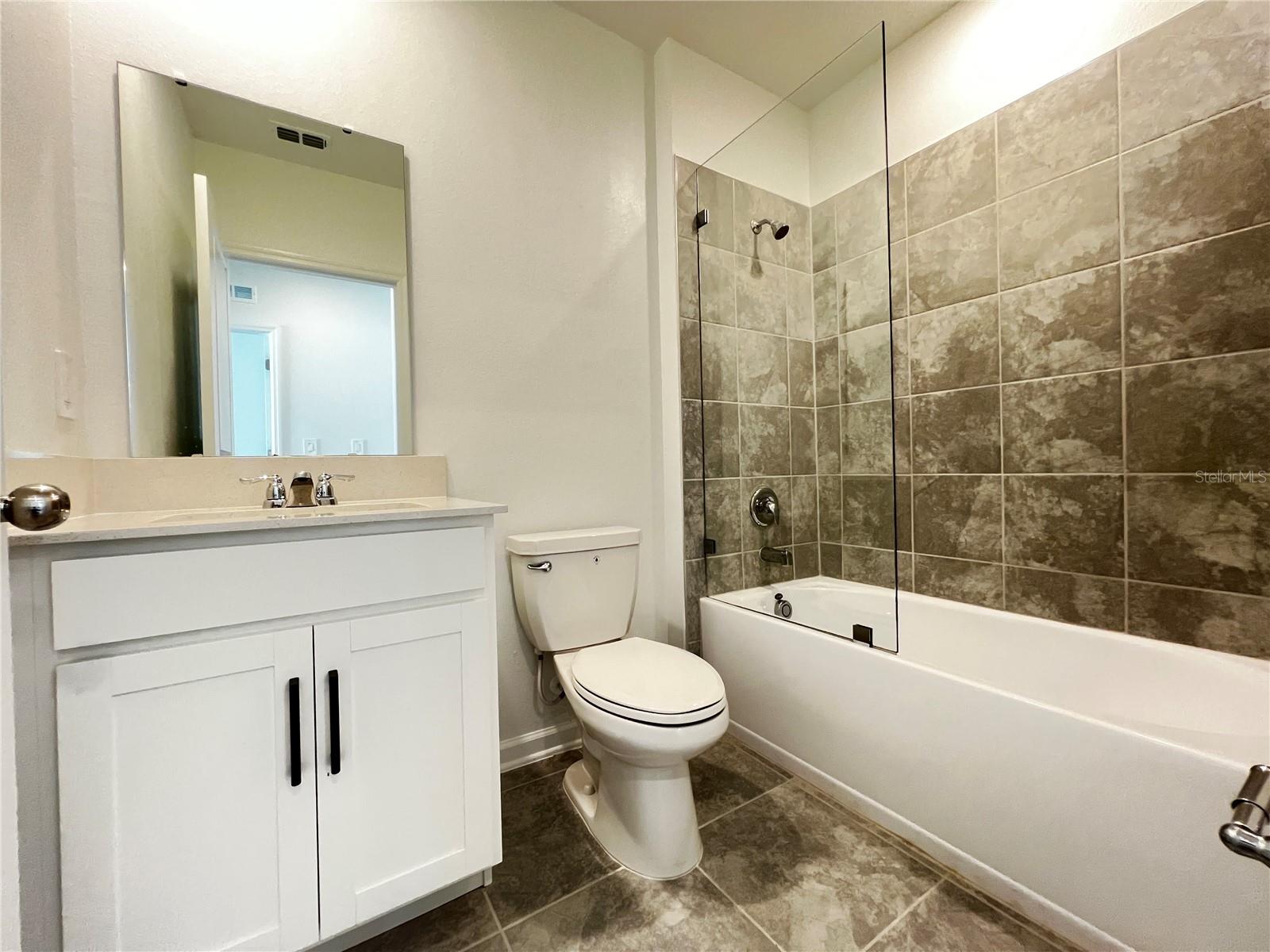 2010 PUNCH BOWL AVE, DAVENPORT, FL, 33837