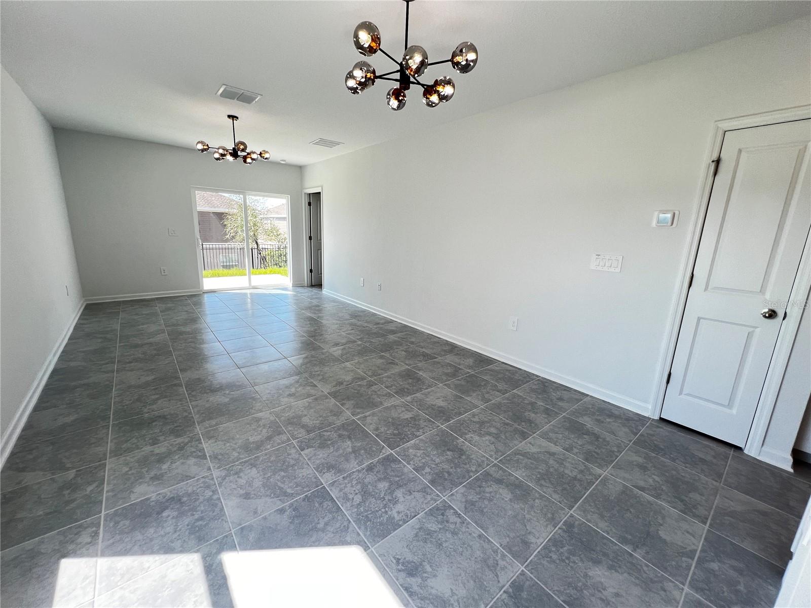 2010 PUNCH BOWL AVE, DAVENPORT, FL, 33837