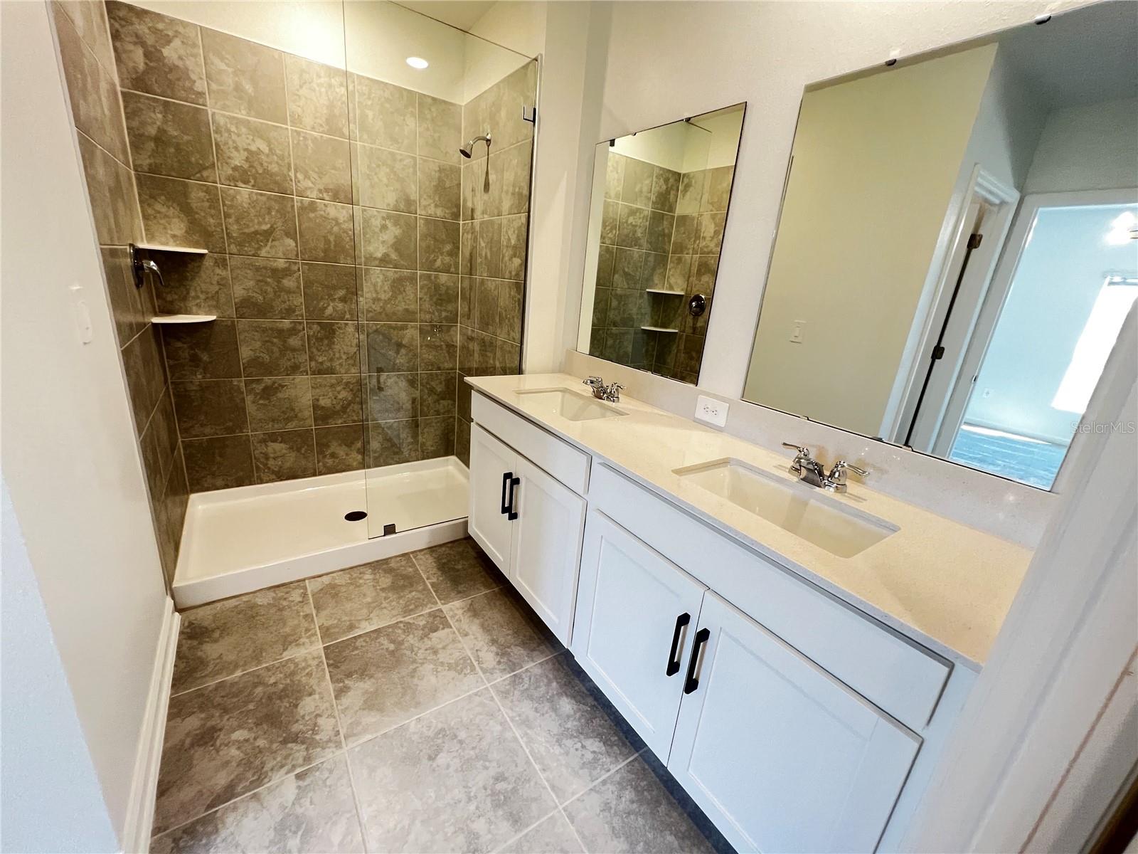 2010 PUNCH BOWL AVE, DAVENPORT, FL, 33837