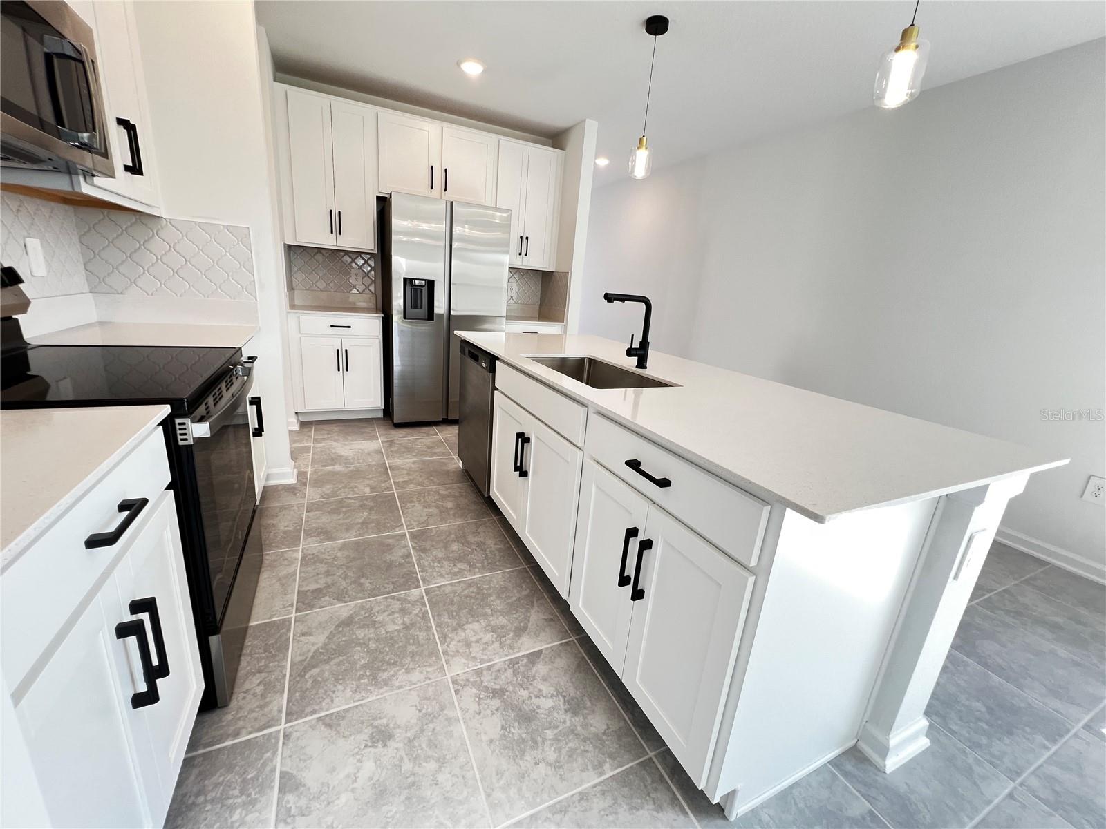 2010 PUNCH BOWL AVE, DAVENPORT, FL, 33837