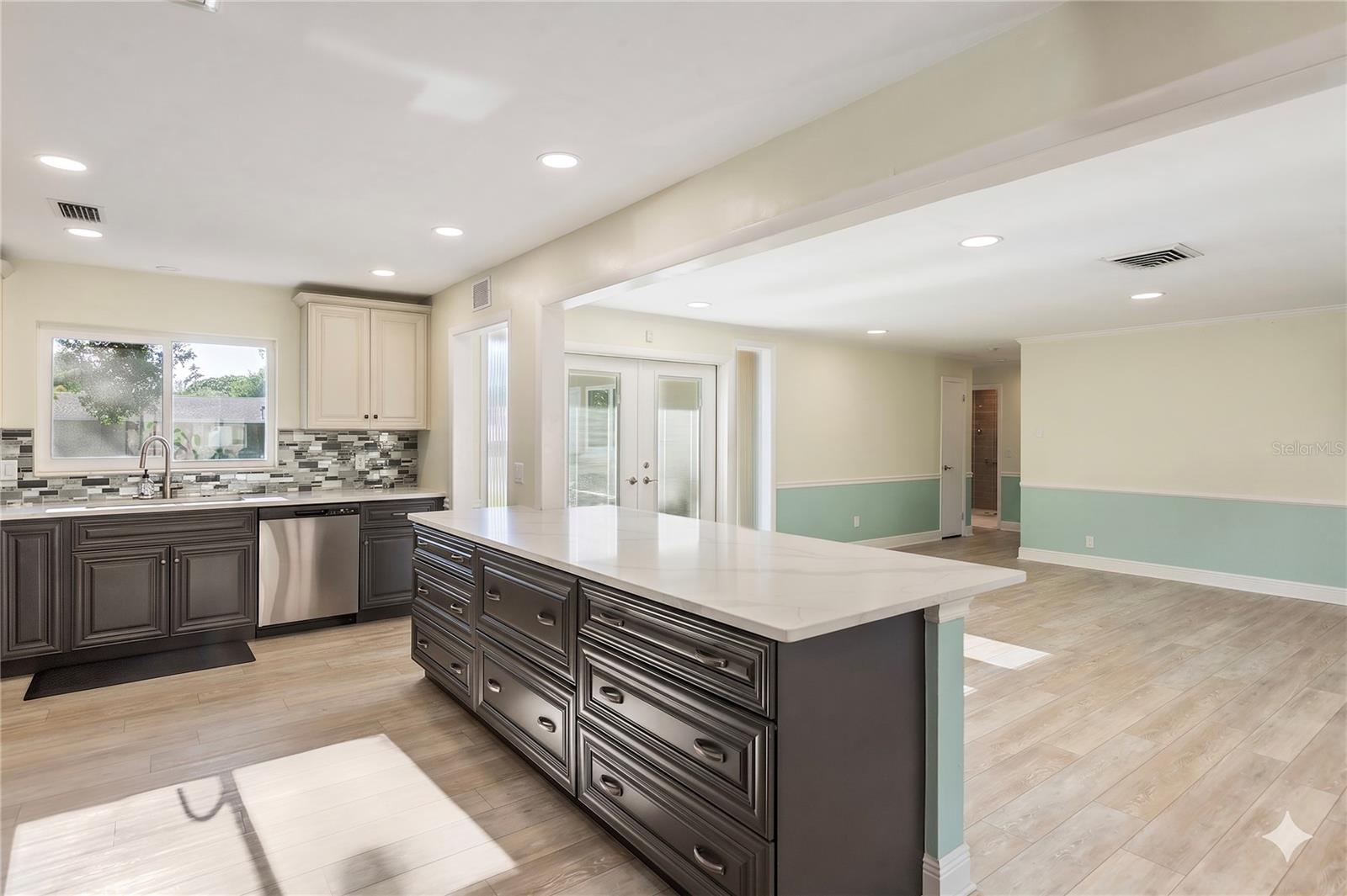 1109 S SAN REMO AVE, CLEARWATER, FL, 33756