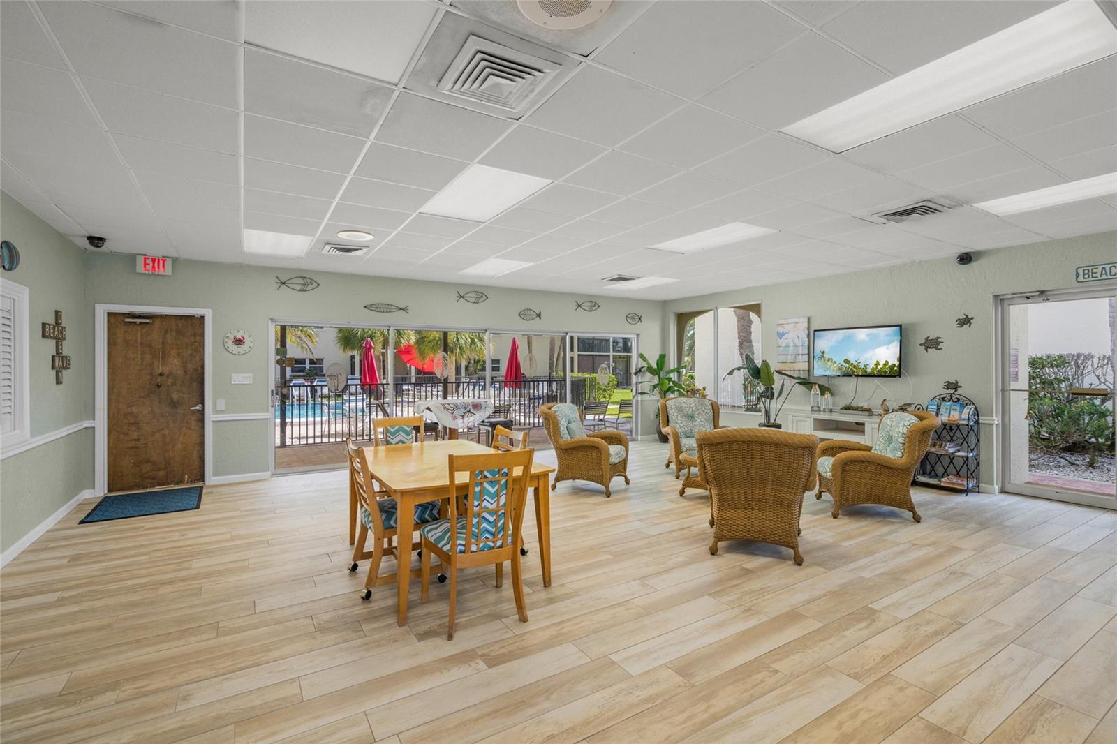 915 BEACH RD #215, SIESTA KEY, FL, 34242