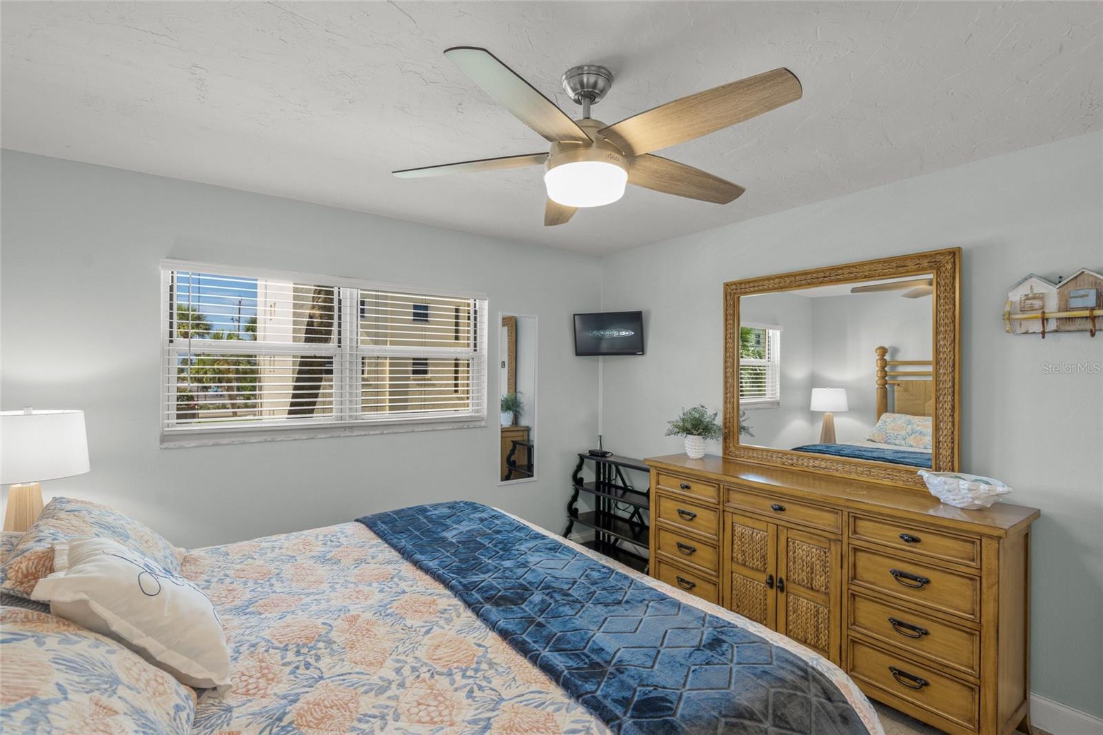 915 BEACH RD #215, SIESTA KEY, FL, 34242